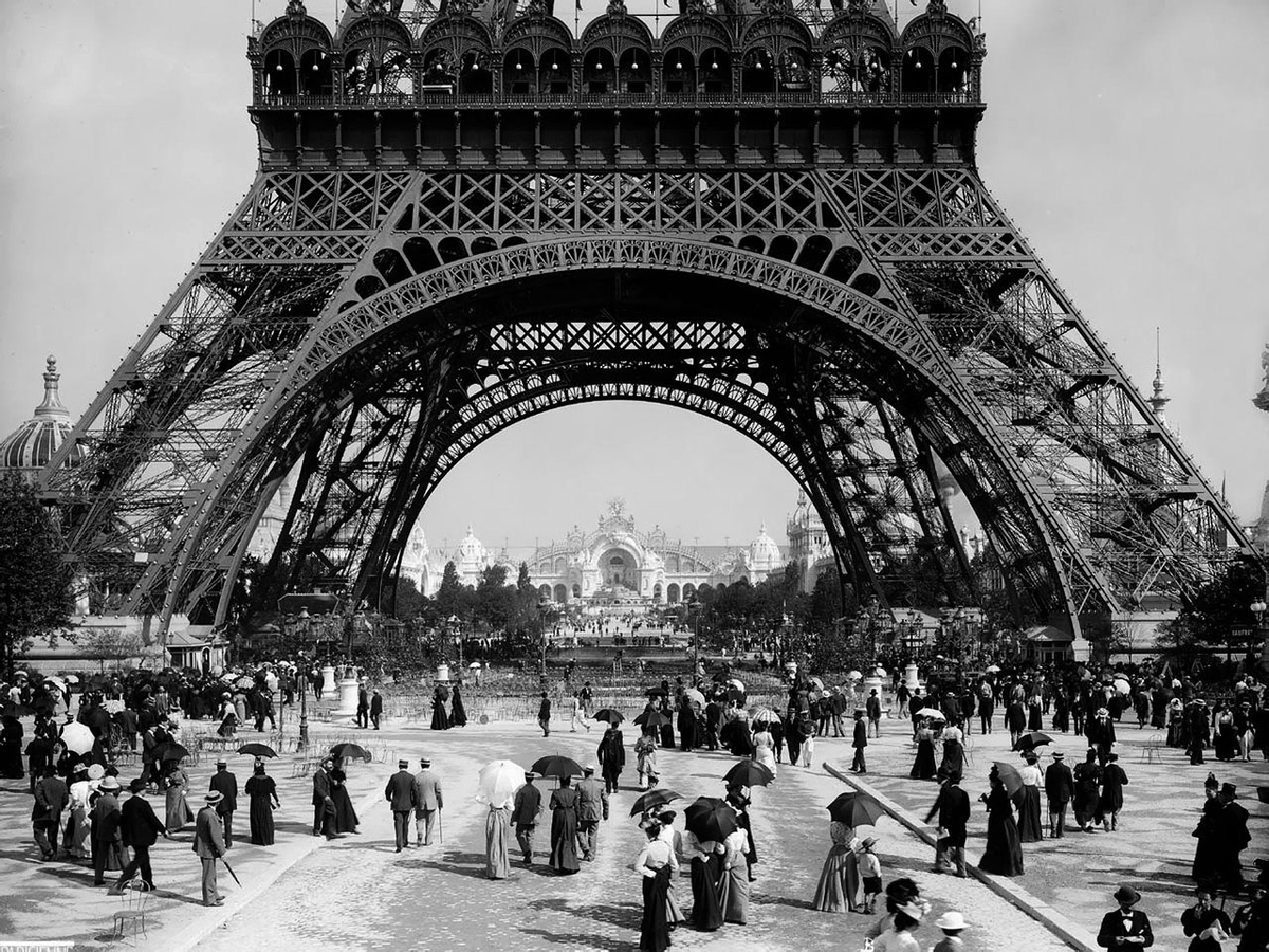 Париж начала ХХ века. Источник изображения: https://exellence.ucoz.ru/publ/kinokhronika_xx_vek/italija_v_pozaproshlom_19_veke_staraja_kinokhronika/7-1-0-174