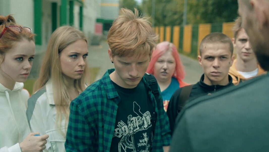 Кадр из сериала "Трудные подростки"