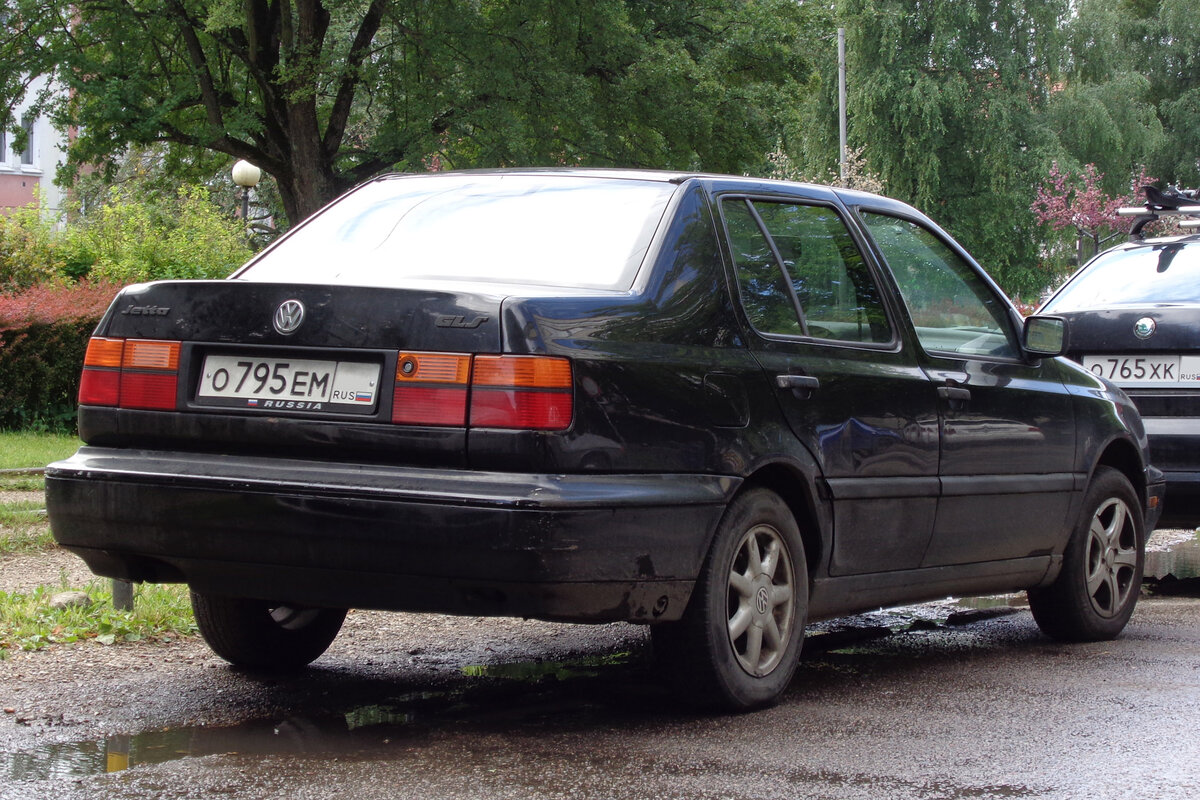 Volkswagen Jetta III GLS, выпущенный для рынка США в Мексике в 1992 году, но с замененной когда-то радиаторной решеткой (дизайн 1995 года)