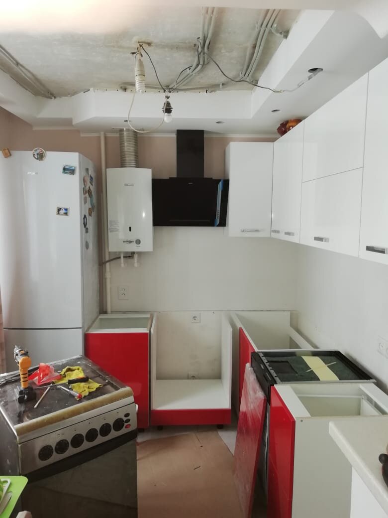 Кухня в процессе сборки