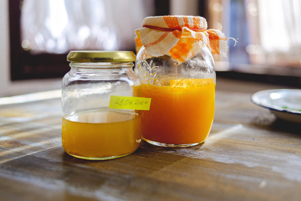 уксус из яблочных очистков и уксус из ананасового сока