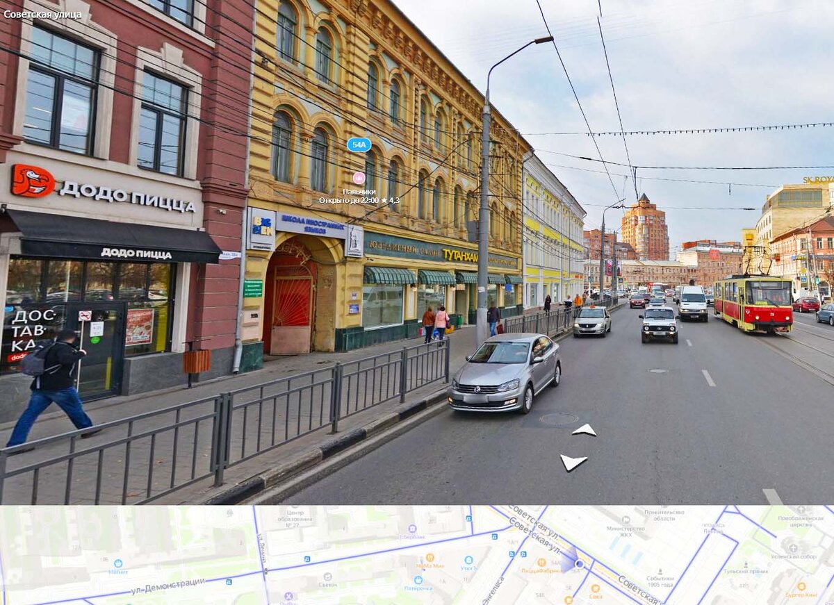 Видите этот жёлтый дом на яндекс-панорамах? В нём как раз и была эта легендарная булочная.