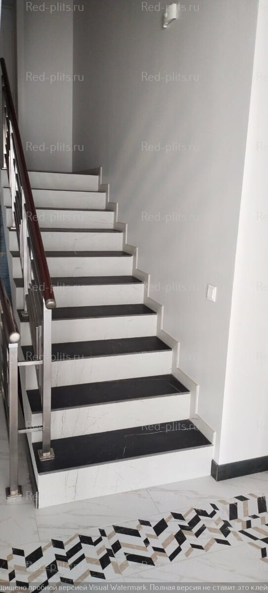 Отделка лестницы в частном доме под ключ ступени из керамогранита