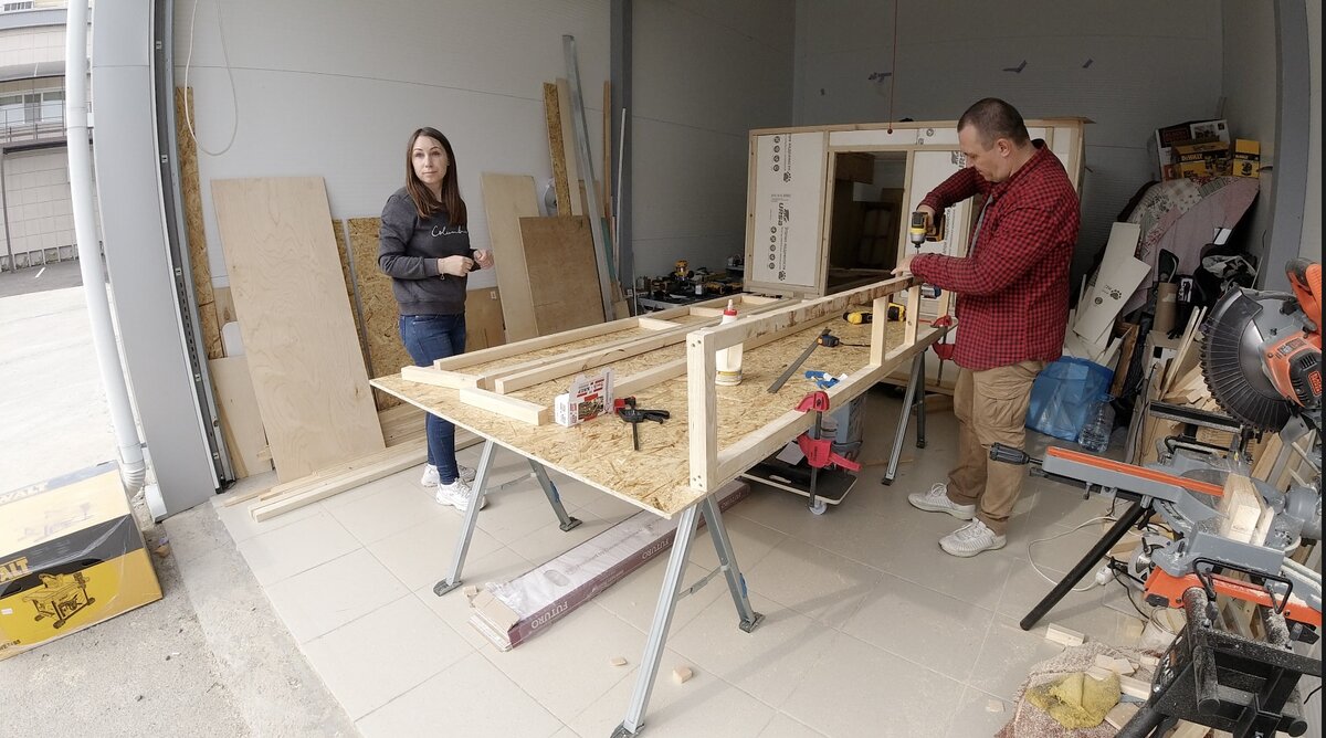 Пока мастерская немного захламлена, но процесс по благоустройству идет полным ходом