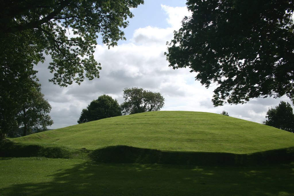 Эмайн Маха здесь.