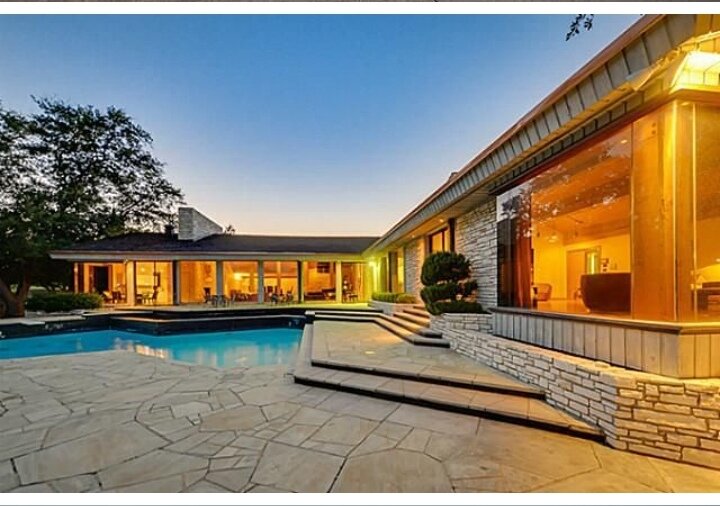 Дом 5622 Harbor Town в Далласе. Скриншот с сайта https://www.realtor.com/realestateandhomes-detail/5622-Harbor-Town-Dr_Dallas_TX_75287_M75399-55754