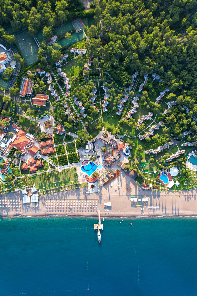 500 метров над отелем в Турции