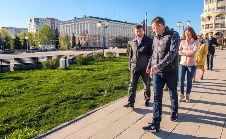    В Курске приведут в порядок просевшую плитку на Театральной площади