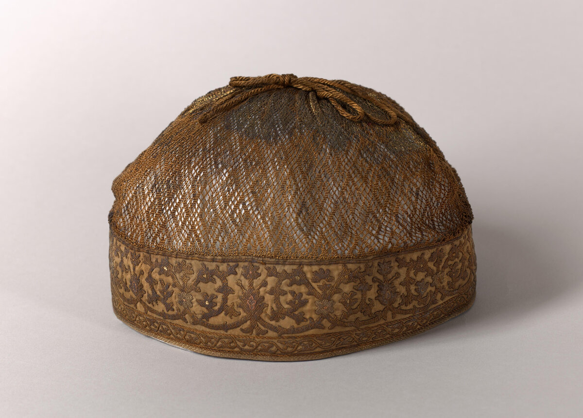 Волосник царицы Марии Темрюковны. Москва, 1561-1569 гг. Высота - 15,0 см, длина по окружности - 59,0 см