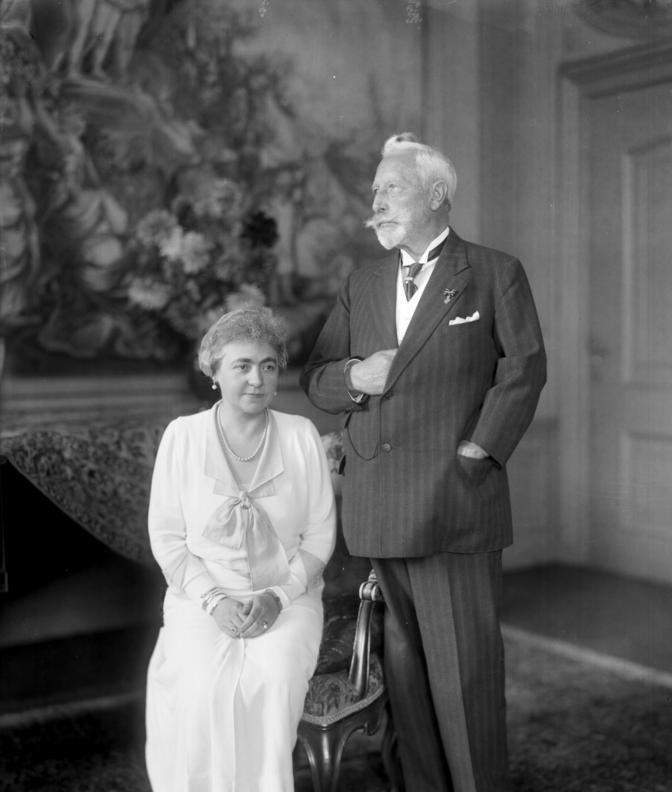 Вильгельм со второй женой Герминой Рейсс-Грейцской, 1933 