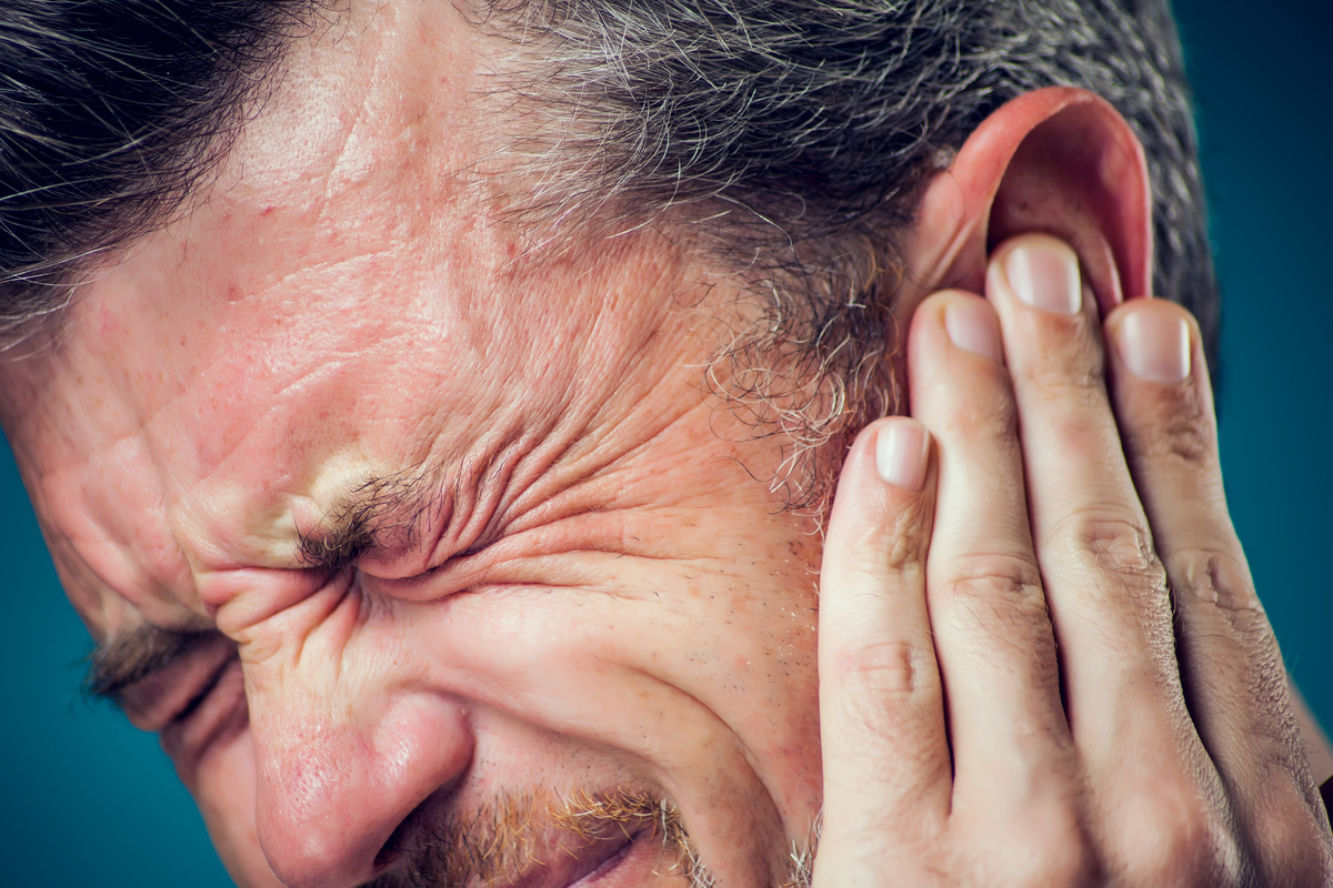 Шум в голове и ушах: причины, симптомы, лечение шума в голове и ушах