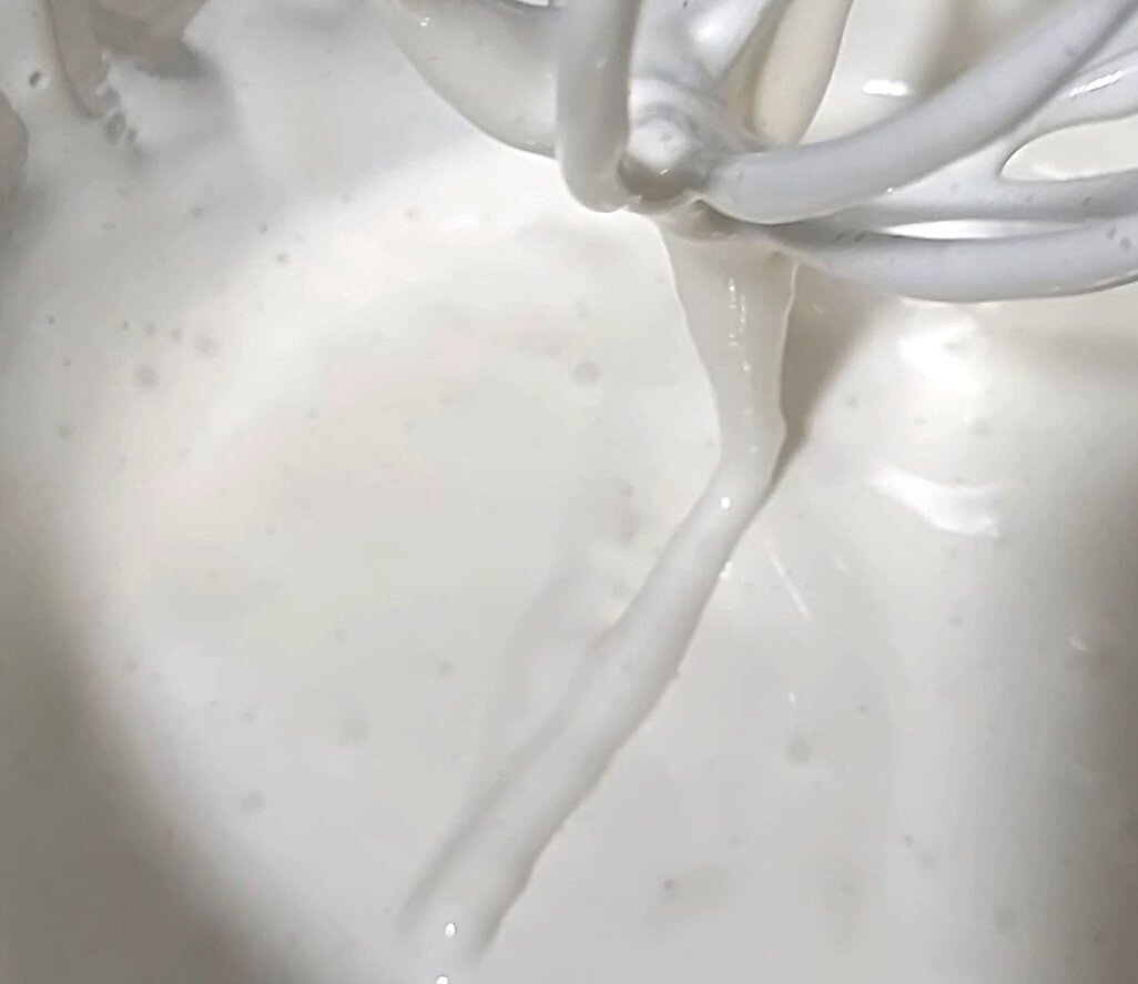 След на поверхности теста