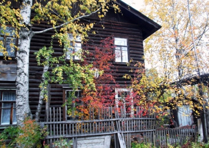 СЕНТЯБРЬ  не помню какого  года. ДОМ  в моём городе, где  в 1947-49 гг  ЖИЛА  АНАСТАСИЯ  ИВАНОВНА  ЦВЕТАЕВА