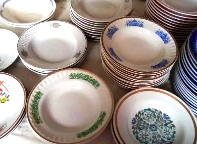 Куплю посуду б у. Советские тарелки. Советская посуда. Посуда советских времен. Советская посуда тарелки.