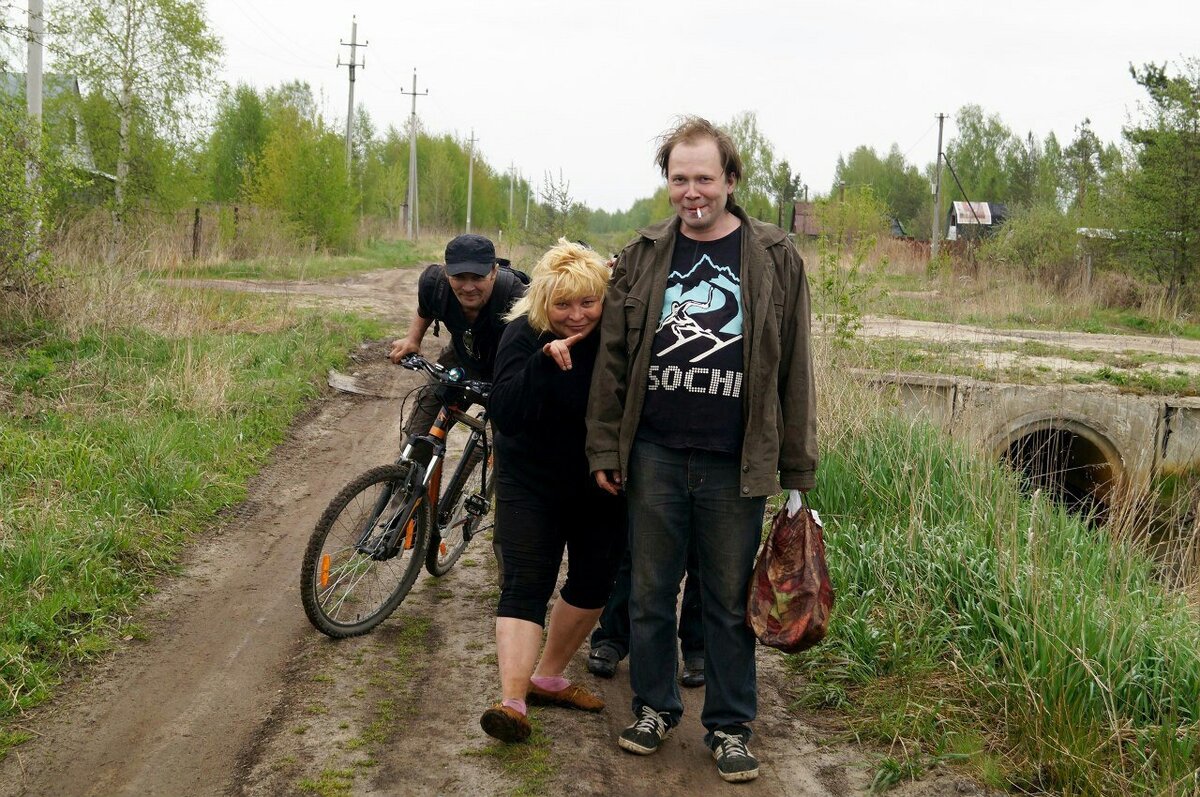 Нищенка из захолустья дзен. Люди из глубинки. Ужасы Российской глубинки. Люди из провинции. Семья в Российской глубинке.