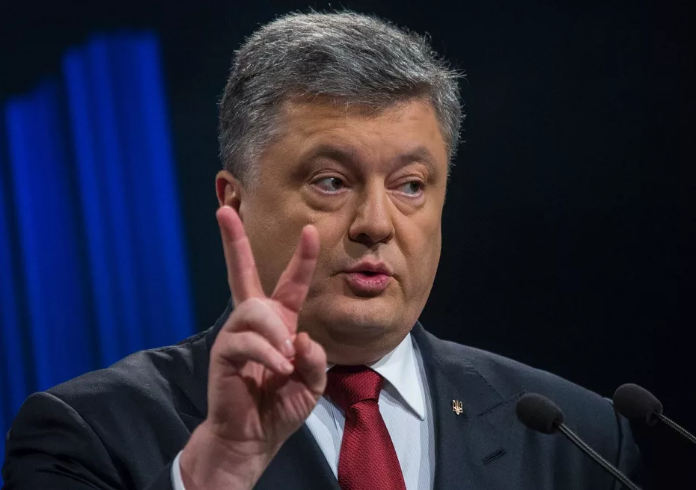 Действующий президент Украины- Порошенко.