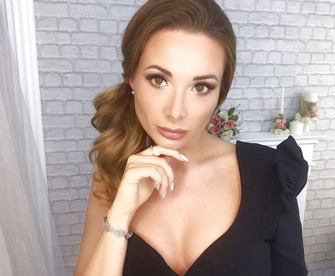 На сайте знакомств Екатерина называла себя "Леди Кошечка".