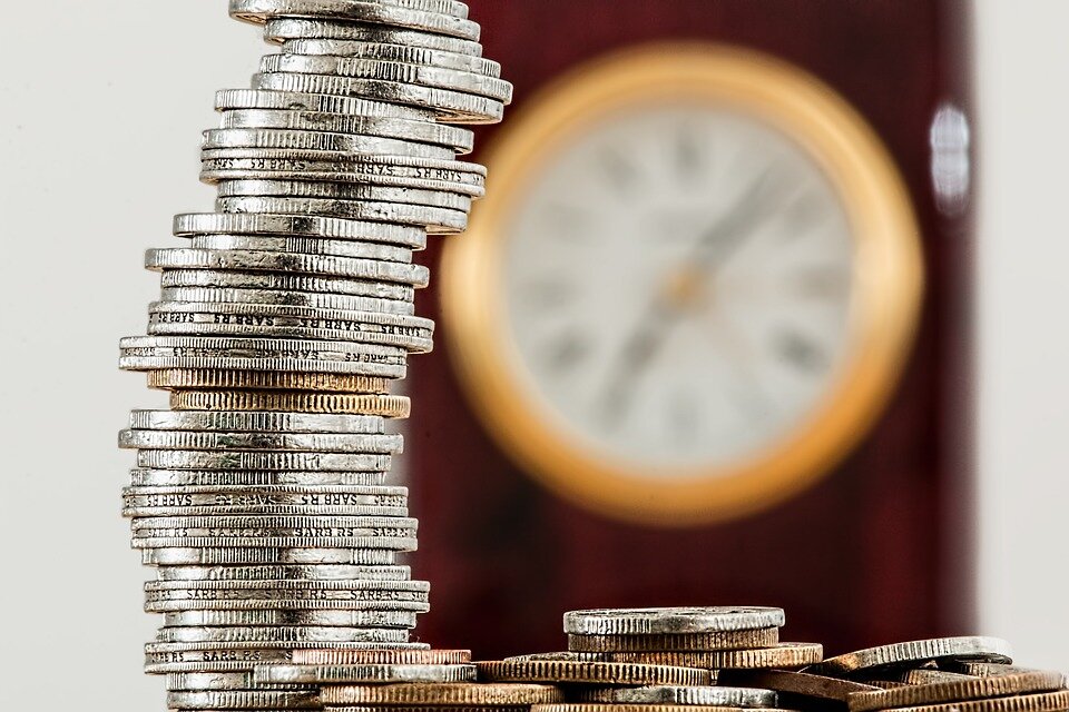 https://pixabay.com/photos/coins-currency-investment-insurance-1523383/