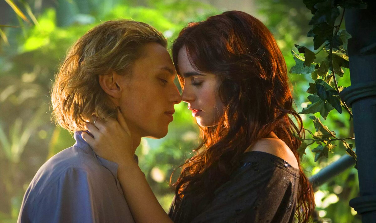 кадры из фильма "Орудия смерти: Город костей".