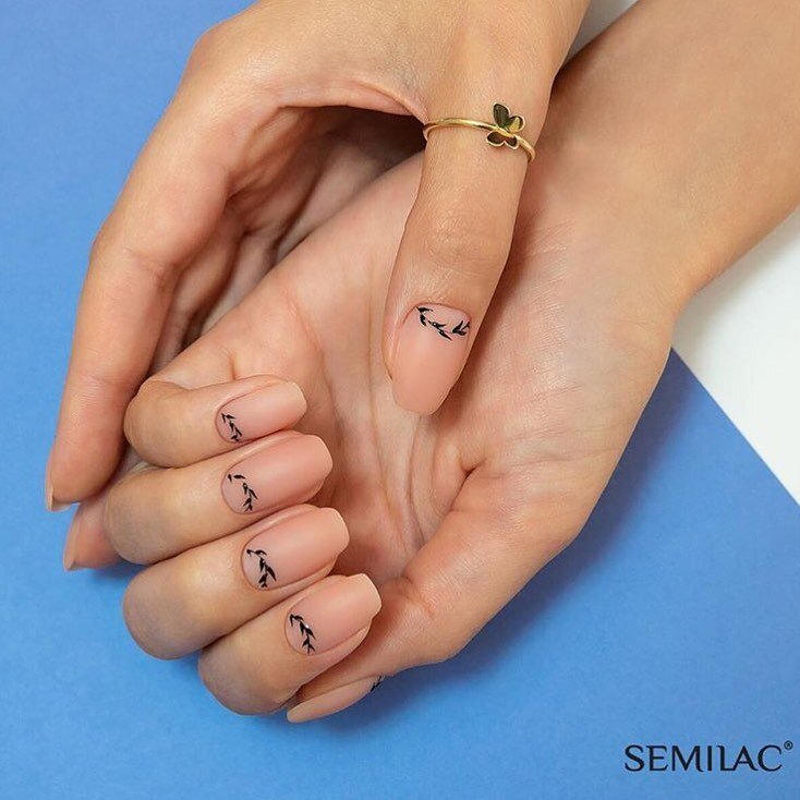 Идея осеннего маникюра от Semilac