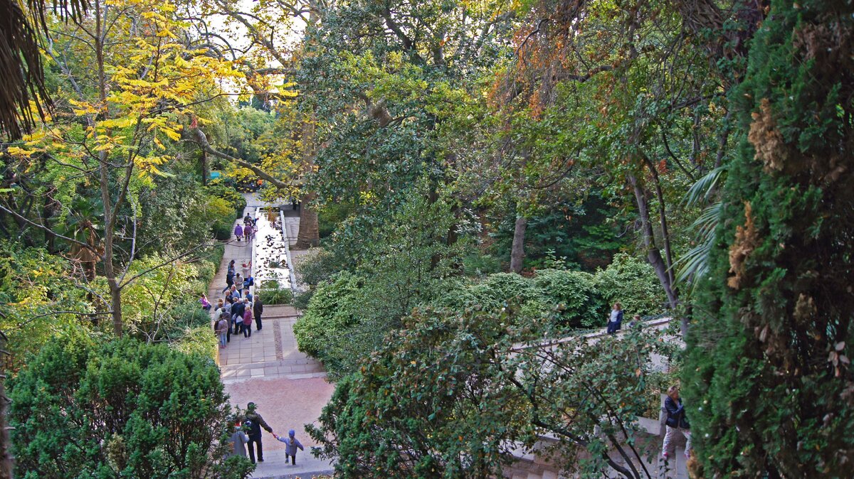 Очень свежо и зелено, плюс спуски и подъемы принесут пользу телу