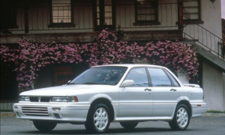 Мицубиси Галант был очень популярен в России (особенно хэтчбек) машина симпатичная (по меркам 90-х) с брутальными чертами! Galant надёжен и очень прочный! Салон неудобный (сразу не поймёшь что и где расположено)! Подвеска не мягкая но и не жёсткая! Хороший потенциал для тюнинга!