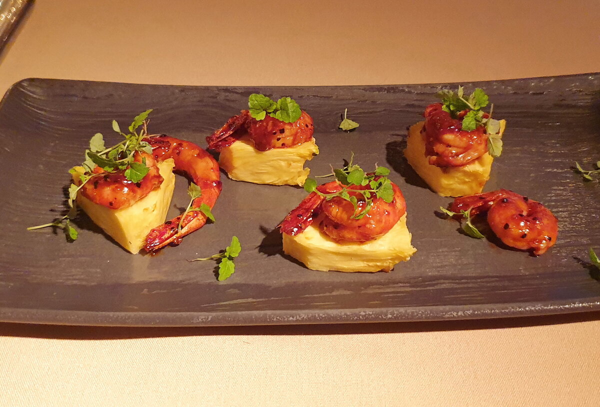 Заморыши на ананасах за 860 рублей