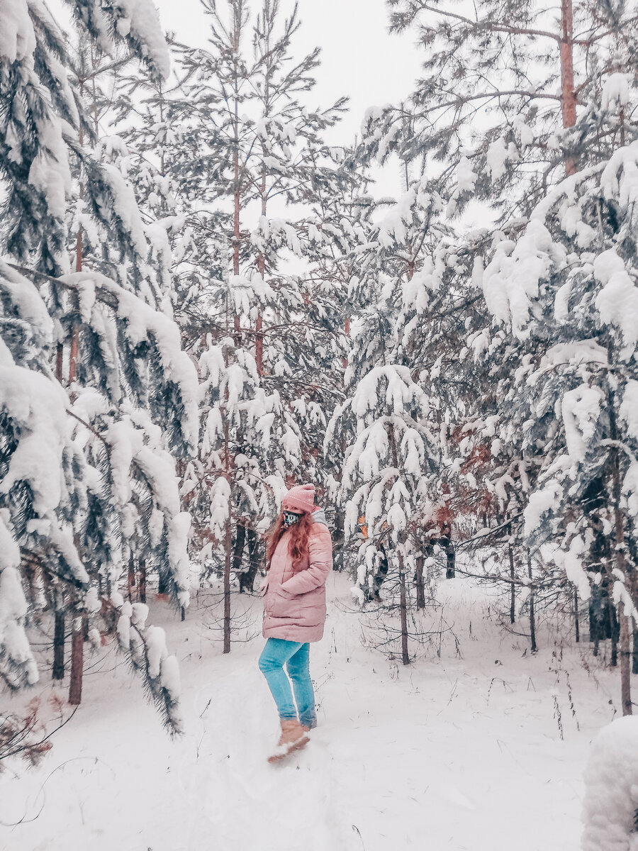 Зимняя сказка и Оля среди нее)