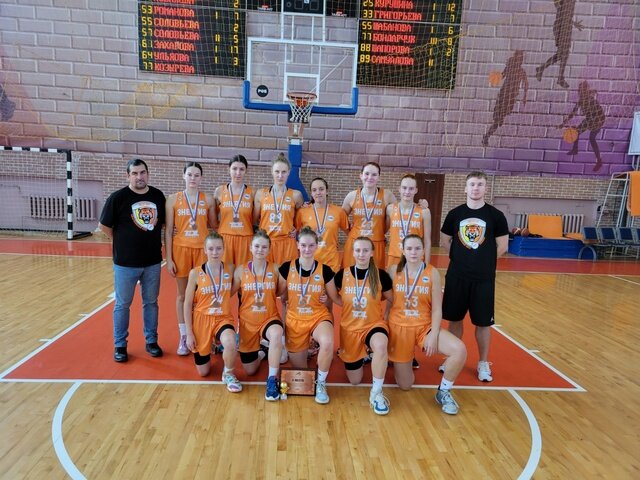    Баскетболистки «Энергии-Фарм» завоевали бронзу на молодежном турнире