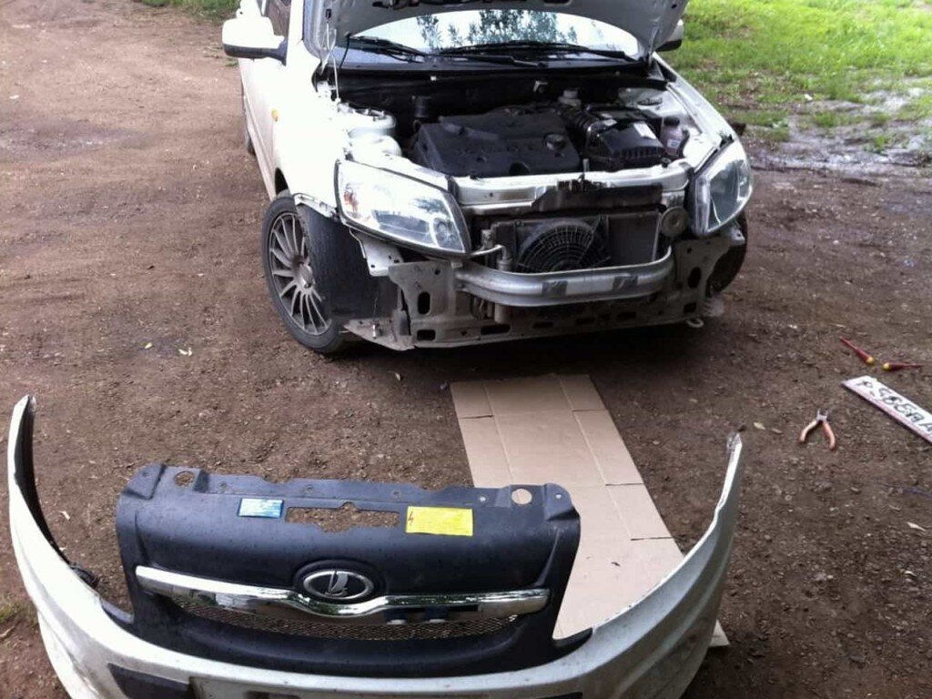 Лада Гранта со снятым передним бампером