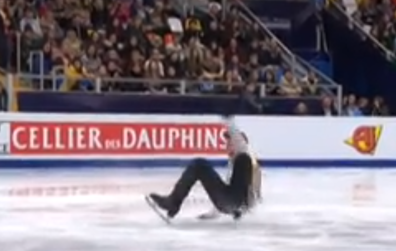 Падение Алексея Быченко после тройного тулупа