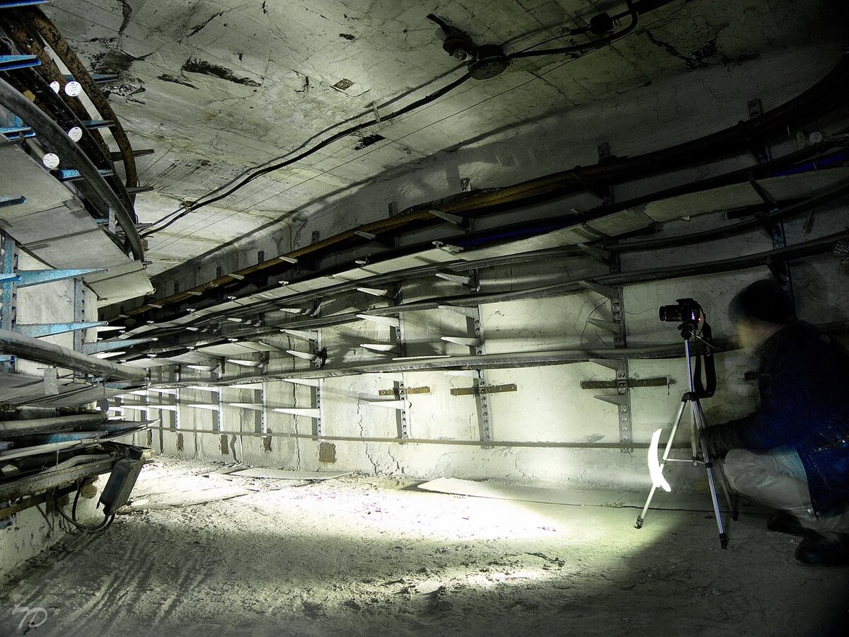 тоннель метрополитена. кабельный коллектор метрополитена. тб при работе на кабельных линиях в подземных сооружениях. кабельный коллектор пс 110/10/6 в 17 фили. наземные кабельные лотки 110 кв лэп.