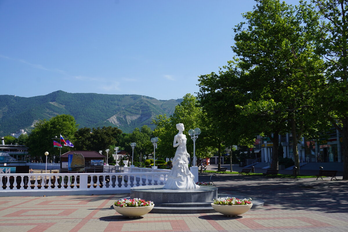 Фото геленджика в мае