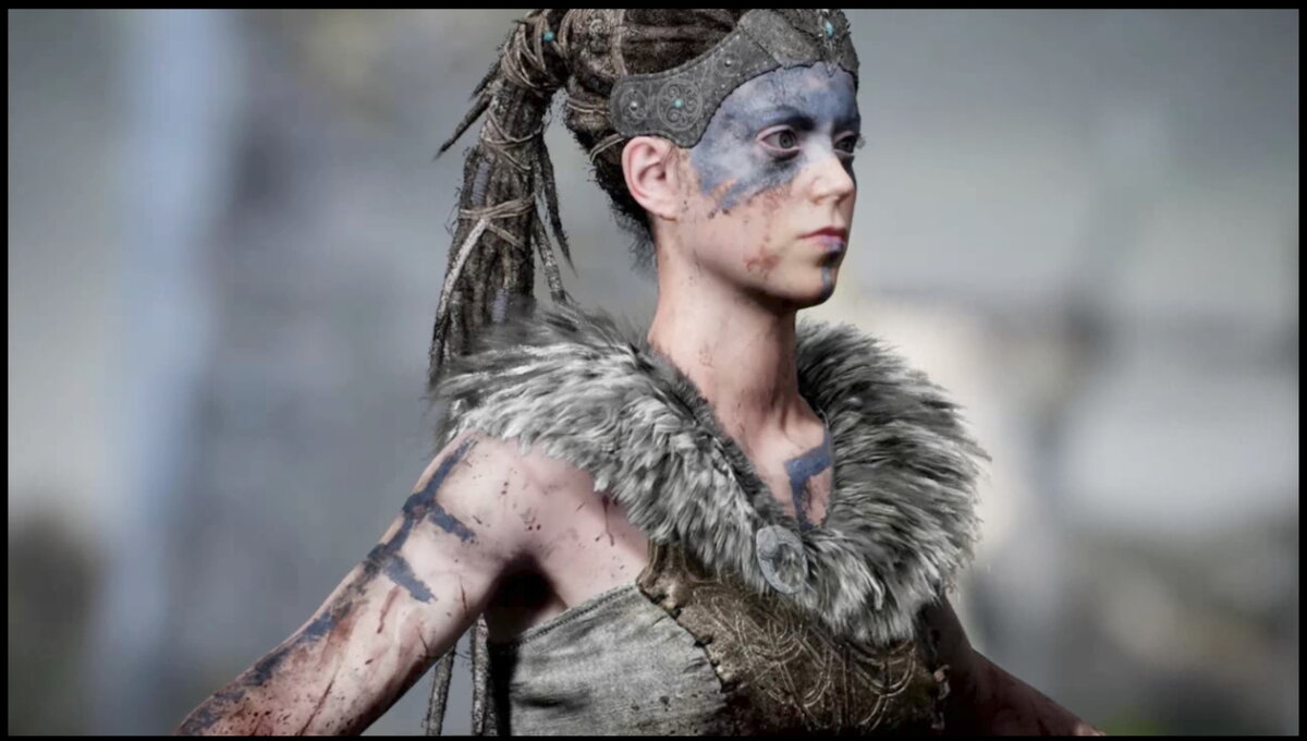 Главная героиня - воительница Сенуа страдает психологическими отклонениями, напрямую это не говорится, но авторы раз за раз вносят свои корректировки в игровой процесс чтобы это подтвердить: например Сенуа частенько слышит различные голоса, впадает в депрессию а также страдает галлюцинациями!