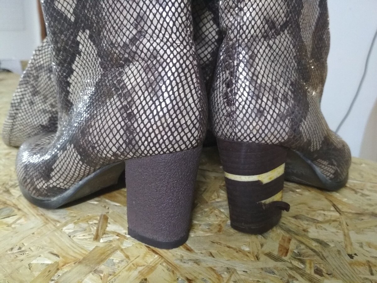 Заменить кожу на резиновую обтяжку