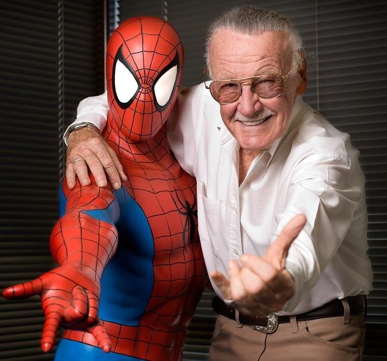 Создатели героев. Stan Lee Spider man. Создатель человека паука Стэн ли. Стэн ли создатель комиксов. Стэн ли человек паук 1994