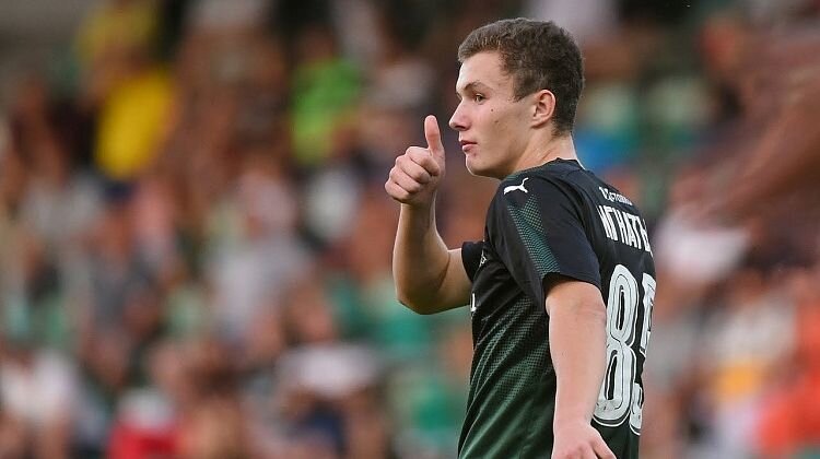 27 марта нападающий «Краснодара» Иван Игнатьев заключил новое соглашение с футбольным клубом. Подробности контракта пока не уточняются. Об этом рассказали в пресс-службе команды.