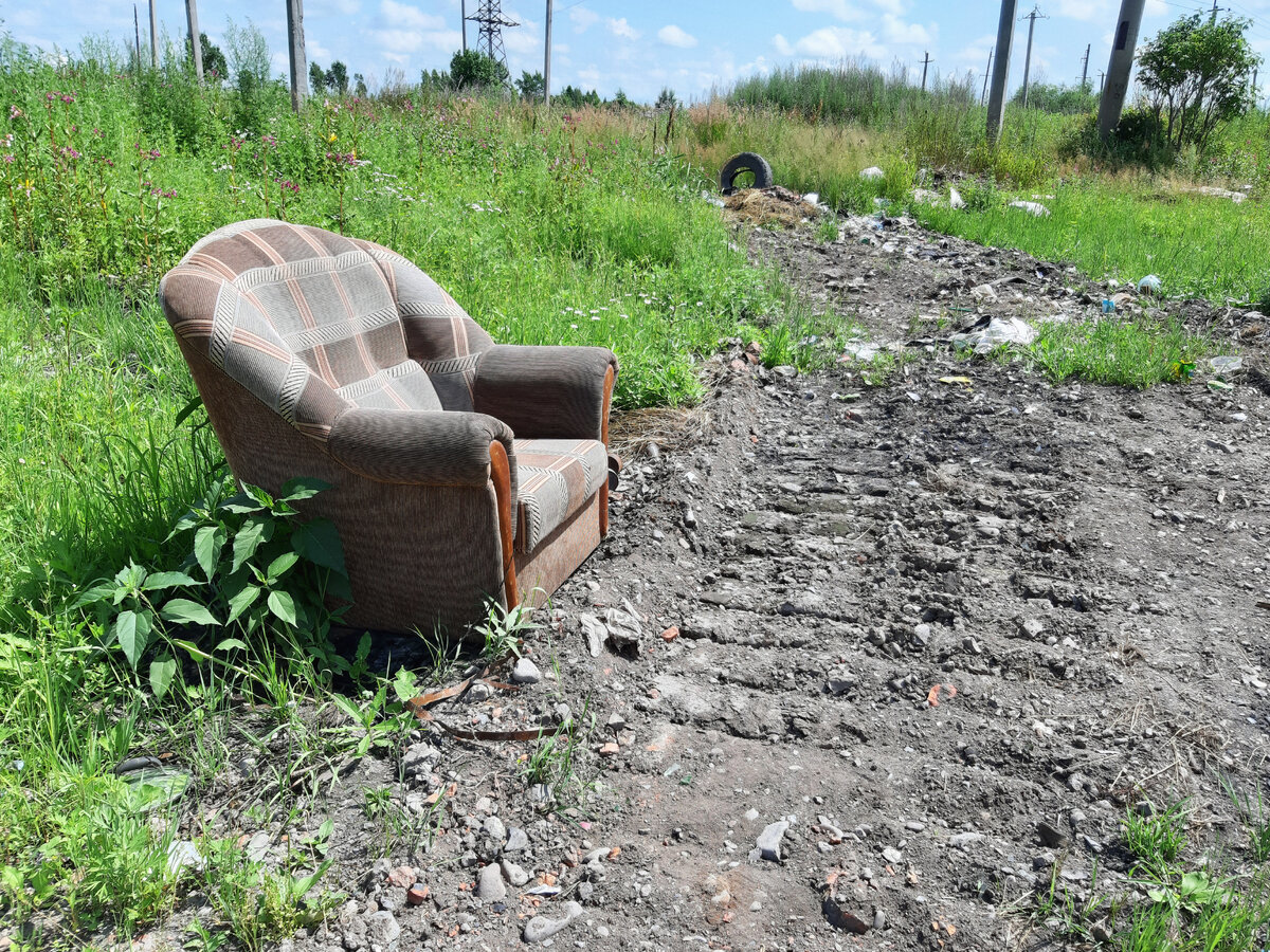 Brightness R: Одни убирают, другие мусорят. 