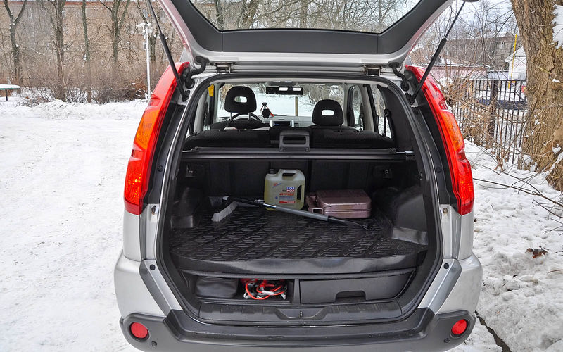 X trail t31 багажник. Габариты багажника ниссан х-трейл т32. Nissan x-trail 2012 багажник. Как открыть багажник ниссан ноут из салона. Багажник ниссан икстрейл т32.