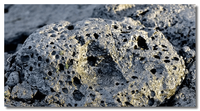 Туф, вулканический камень.