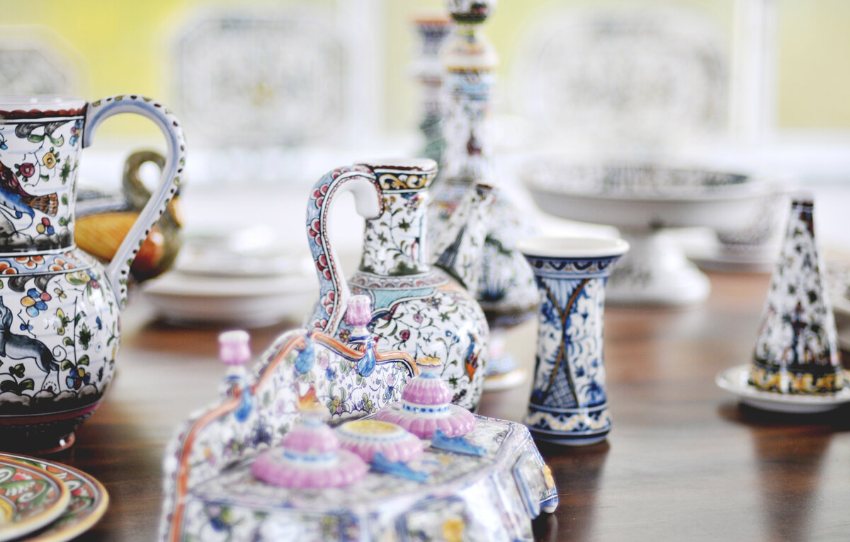 Шинуазри в португальской посуде из Коимбры. Источник фото: https://www.quintadeceramica.ru