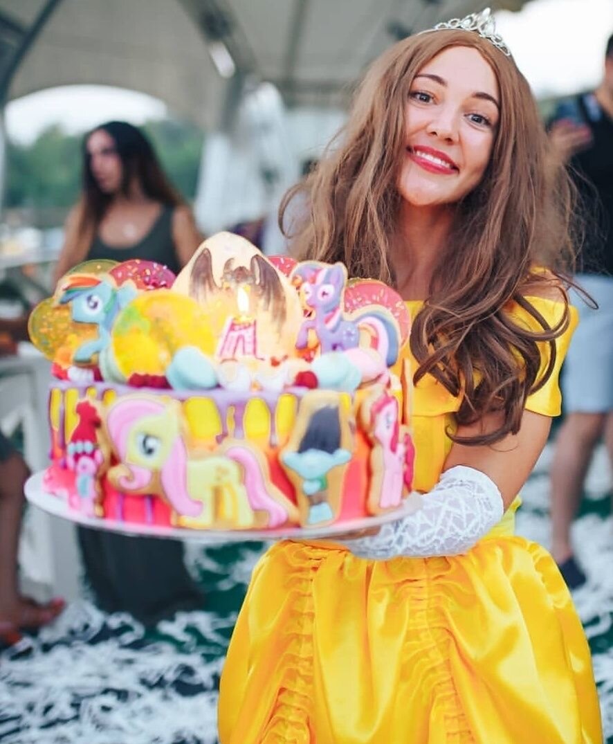 С Днём Ангела, принцесса 👸👸👸
Ну принцесса, это Я😍😌Как вы поняли 😂😬👸😍
Столько ярких и сказочных моментов было, есть и будет в моей жизни 🌼🎠🌈☀️
А я сделаю всё для себя и своей семьи, чтобы подарить им волшебную сказку 🌼☀️😍💝🤗
#деньангела #ангелхранитель #именины #торт #сднемрождения #8сентября #Наталия #принцесса #жизньинстаграма #жизнь #волшебство #мир #счастье #любовь #люблюжизнь #любите #инстаграм_порусски #девочкитакиедевочки 