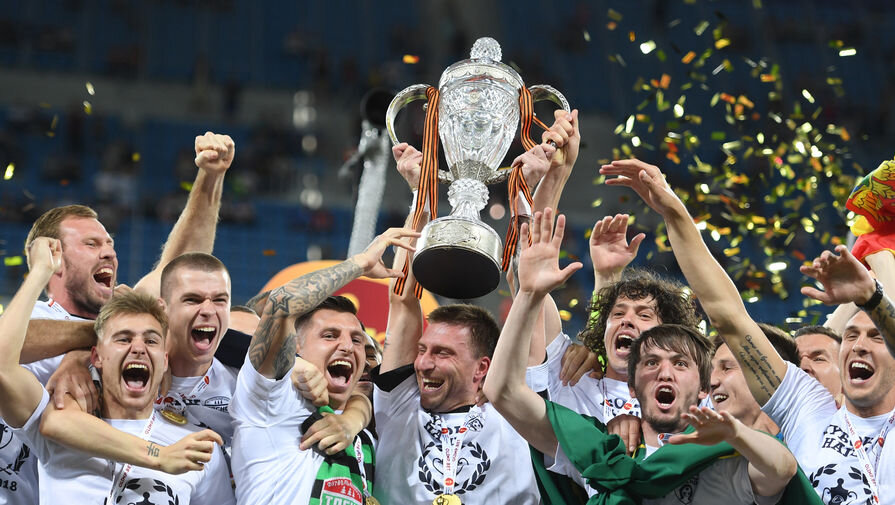 "Тосно" празднует победу в кубке России в сезоне 2017/2018