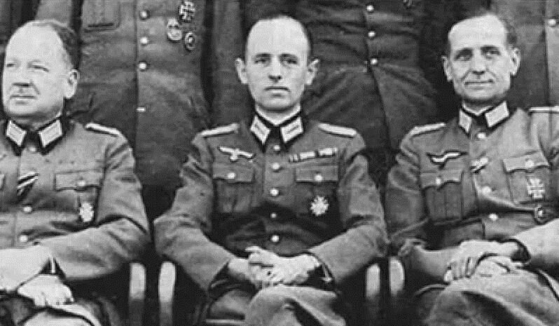 Бандера с немецкими генералами. 