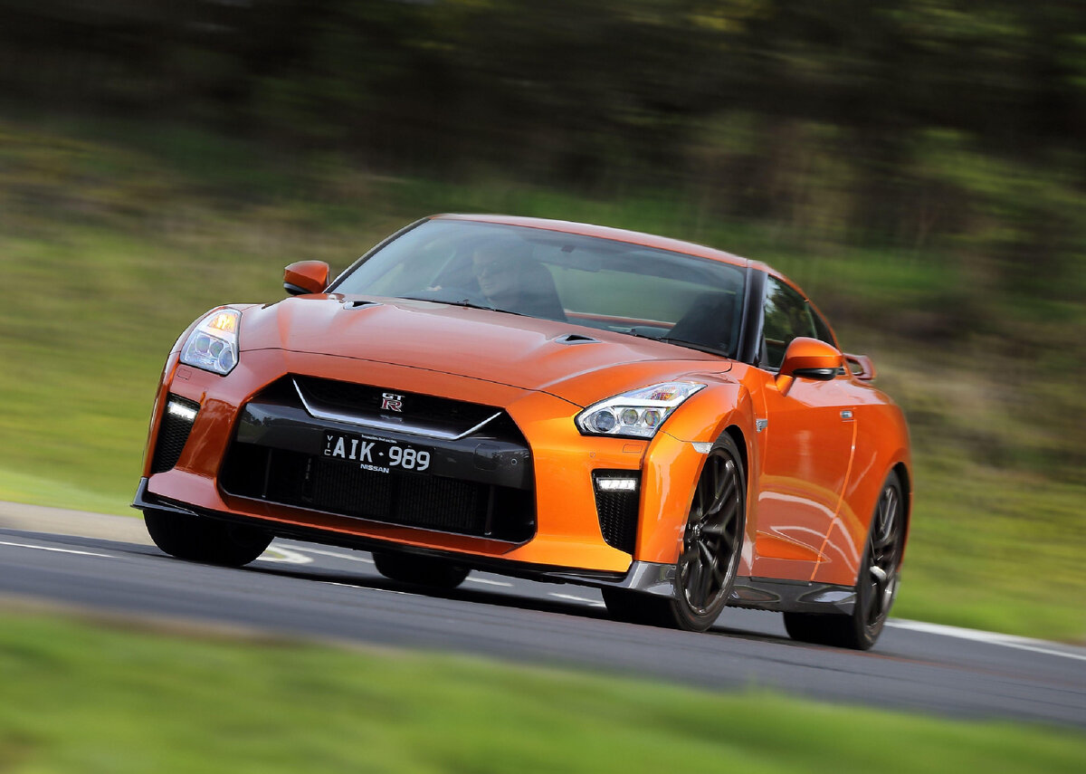 “Nissan GT-R R35”