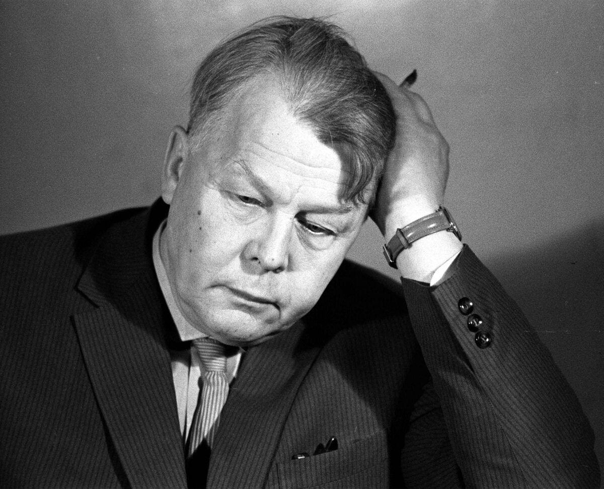  Александр Трифонович Твардовский 