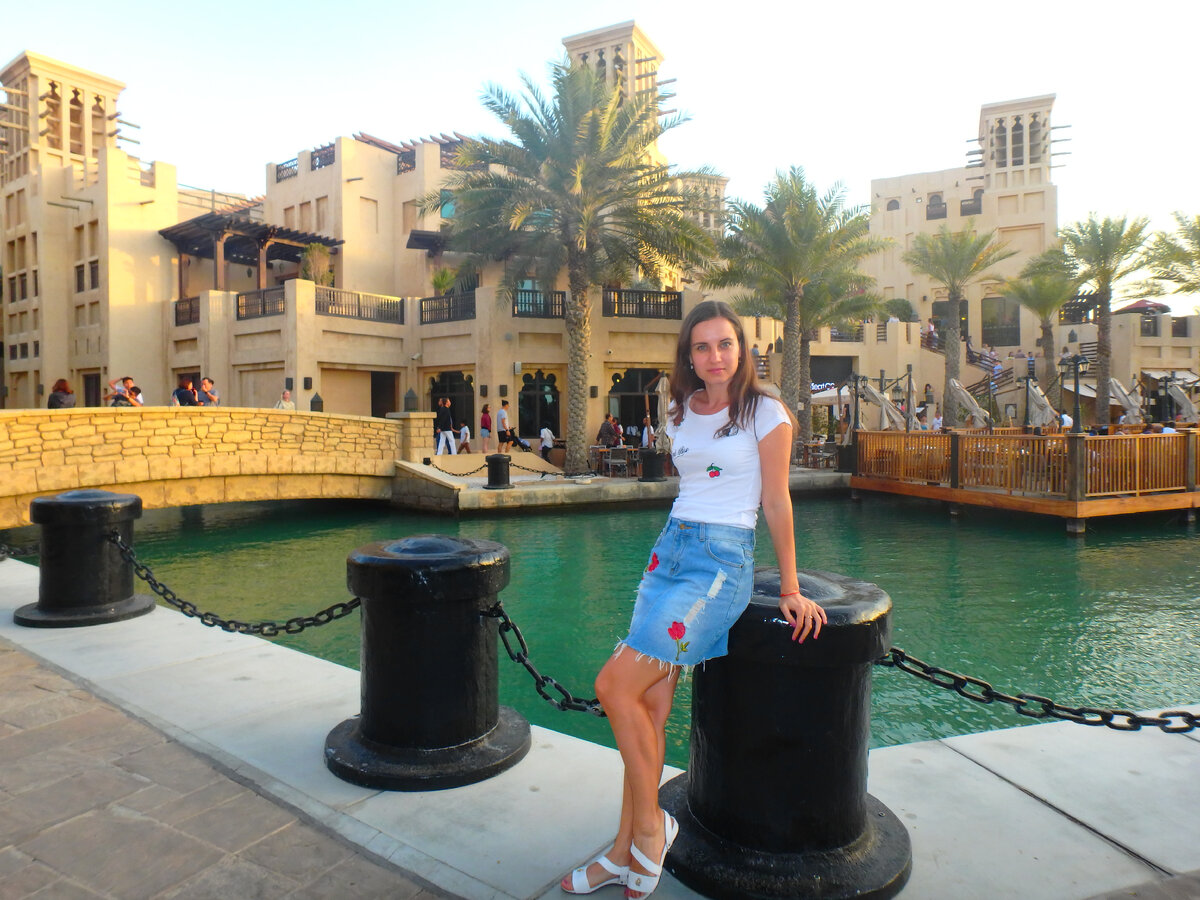 В поездке по Арабским Эмиратам расспросили нашего гида о жизни эмигрантов в этой стране. 