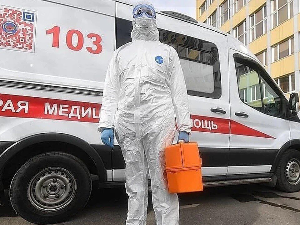     Число госпитализаций больных коронавирусом в России снизилось почти в полтора раза Иван МАКЕЕВ