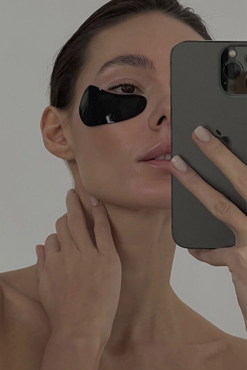     Как самостоятельно избавиться от мешков и синяков под глазами. Фото: @yana.koroed