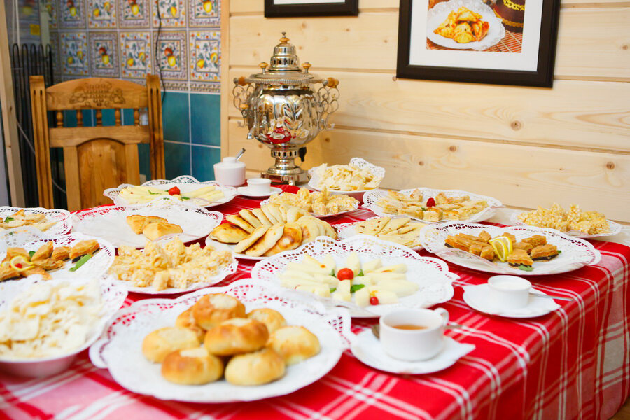 Подборка экскурсионных туров на Рождество. Рассказываем, где вкусно поесть (не оливье), пообщаться с Дедом Морозом и поймать северное сияние